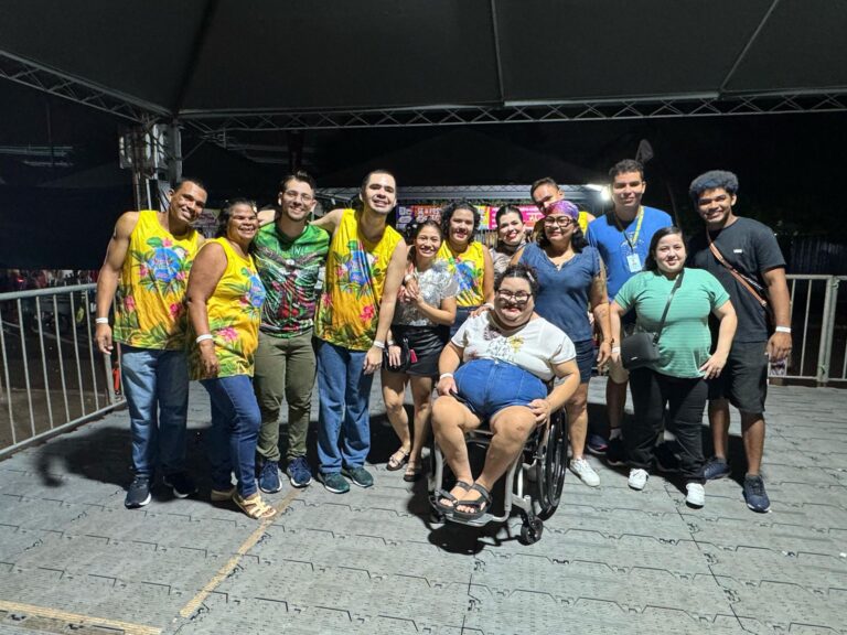 Carnaval da Inclusão: Camarote para PCDs recebe grande público na penúltima noite de festa